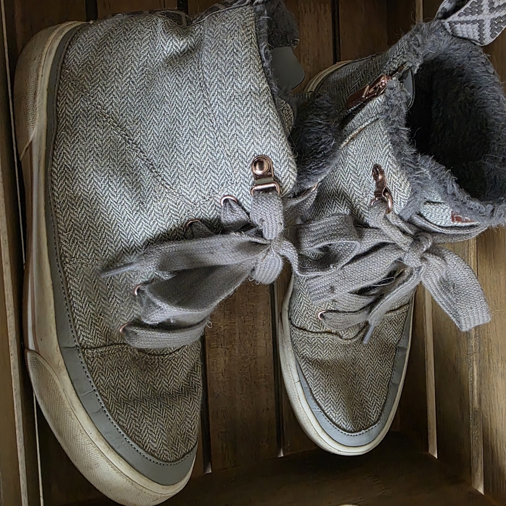 Roxy Gray High-Top Women's Sneakers